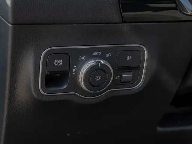 Mercedes-Benz Gla view 13
