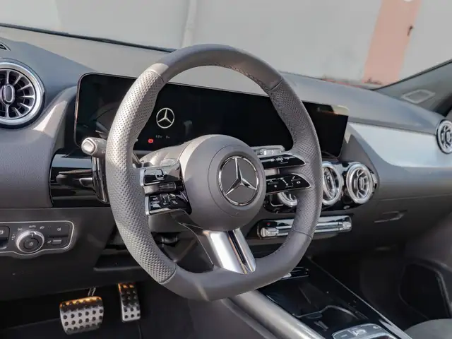 Mercedes-Benz Gla view 12