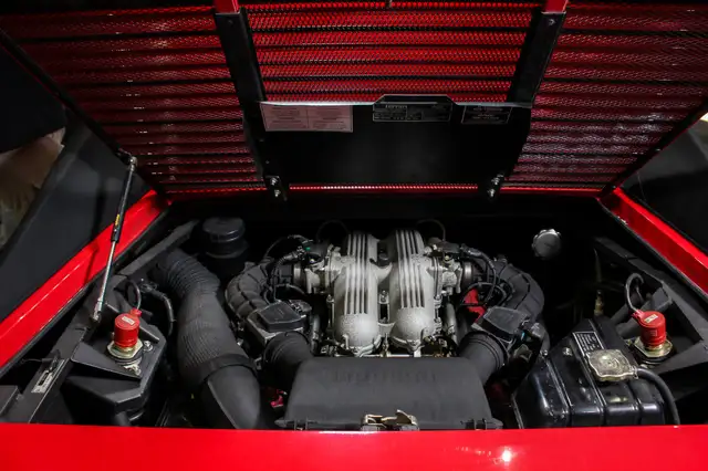 Ferrari Mondial view 13