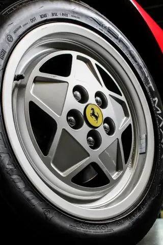 Ferrari Mondial view 14