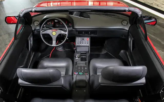 Ferrari Mondial view 12
