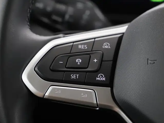 Volkswagen Passat view 12