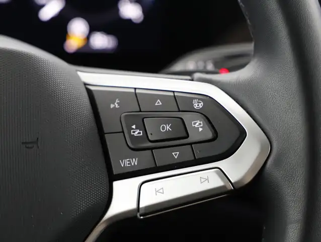 Volkswagen Passat view 13