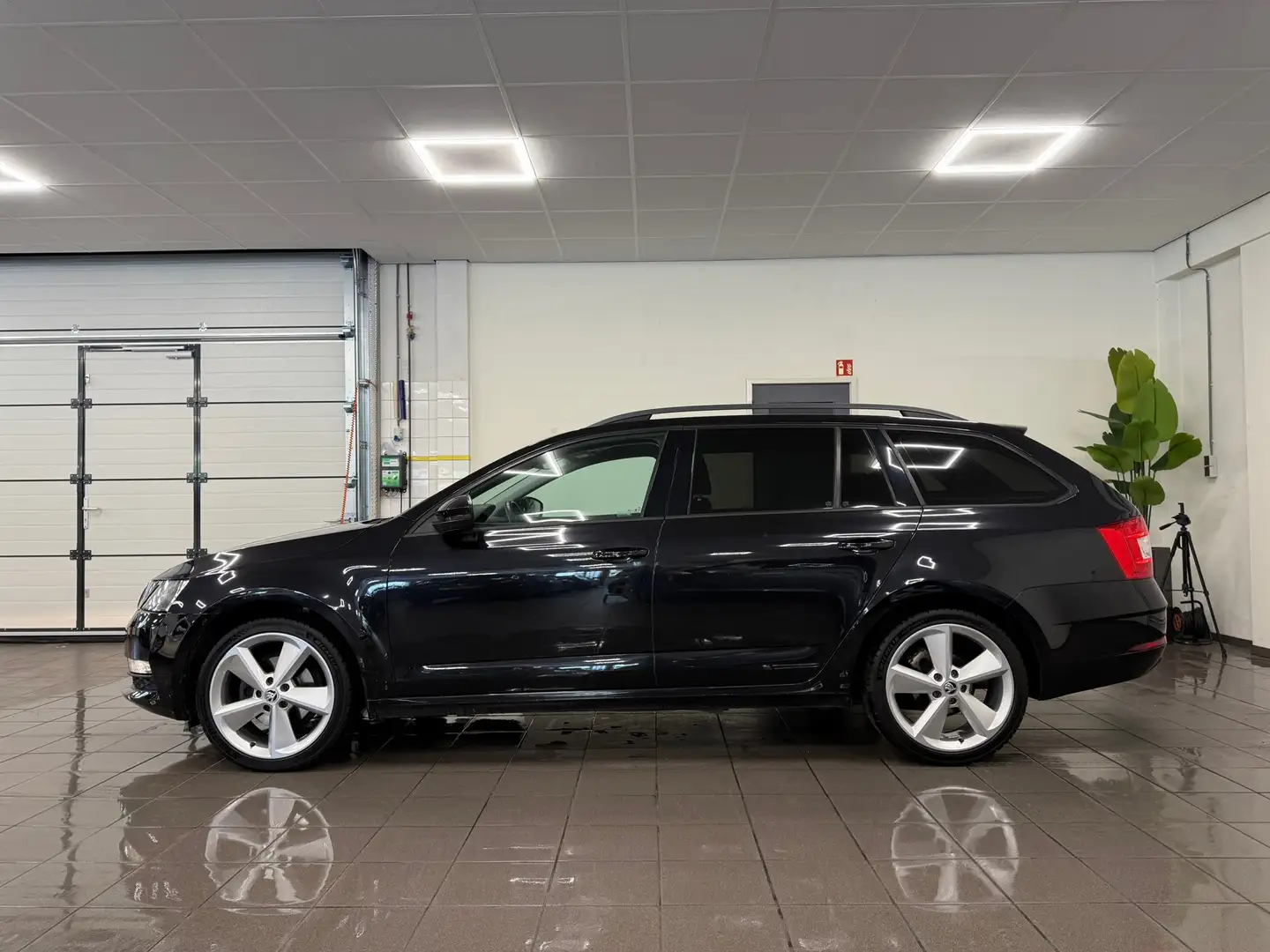 Skoda Octavia Combi 1.5 TSI Greentech Ambition Business * Automa Zwart - 2