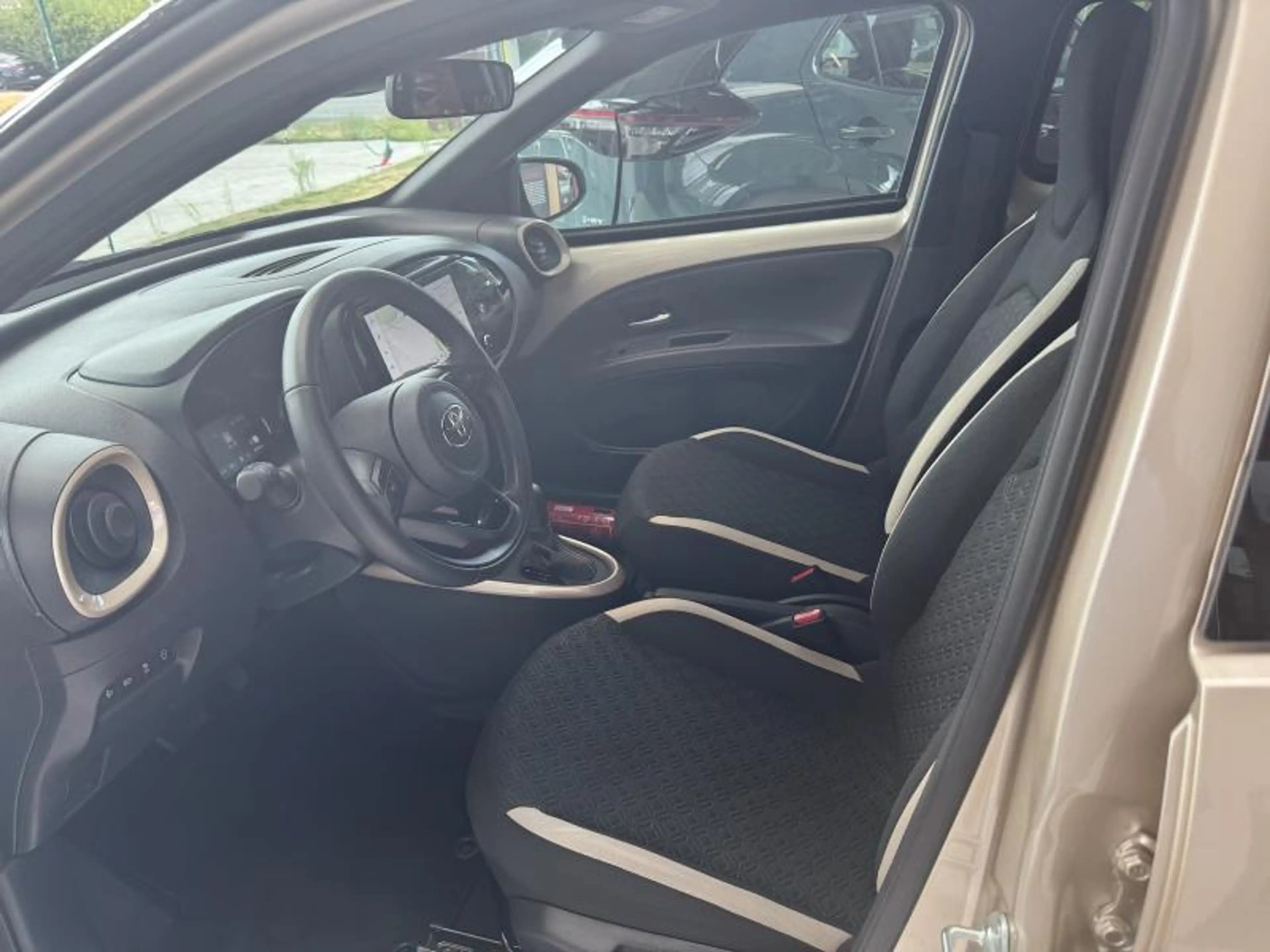 Toyota Aygo X pulse+TECH PACK — photo 9