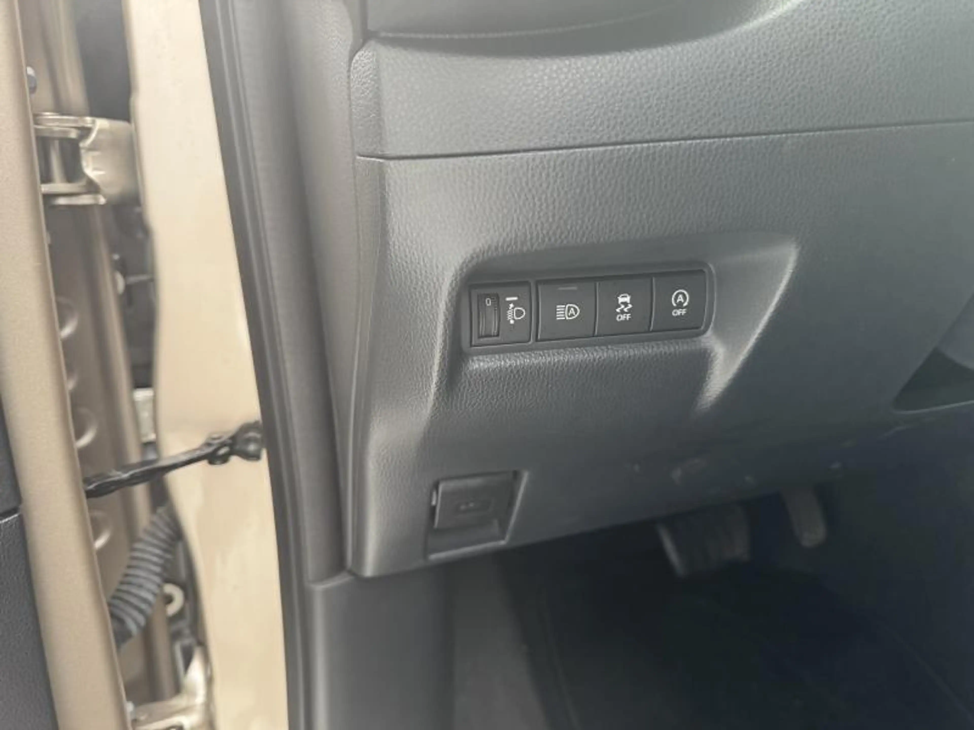 Toyota Aygo X pulse+TECH PACK — photo 10