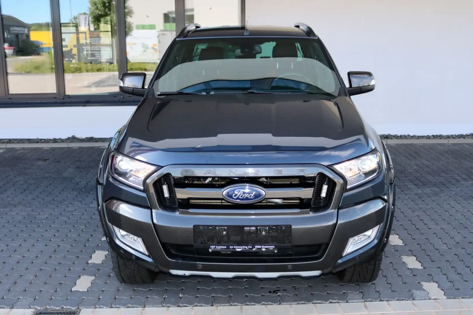 Ford Ranger Wildtrak 3.2 TDCi Doppelkabine 4x4 Gris - 2
