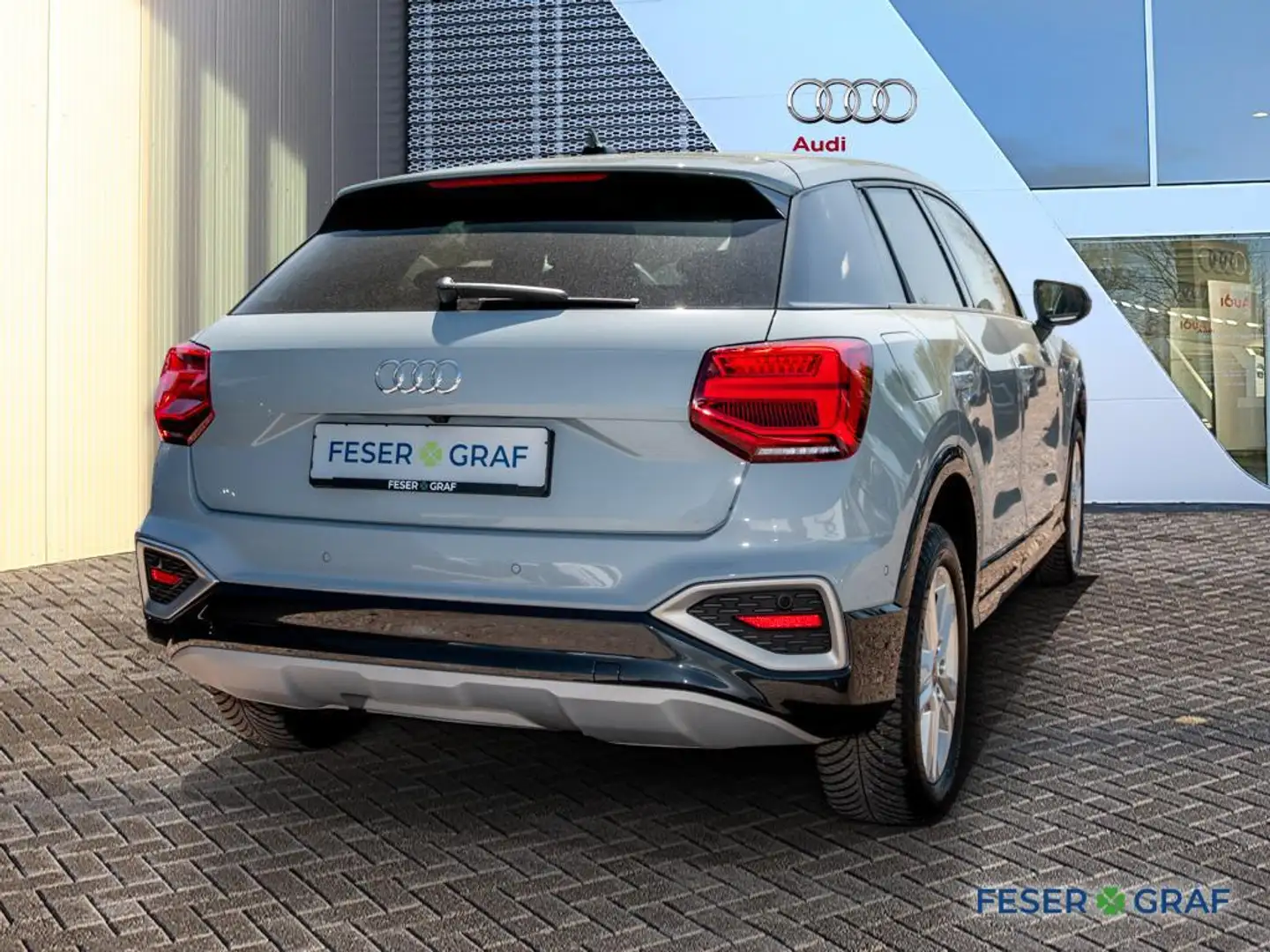 Audi Q2 35TFSI S tronic /LED/Pano/Kamera Grau - 2