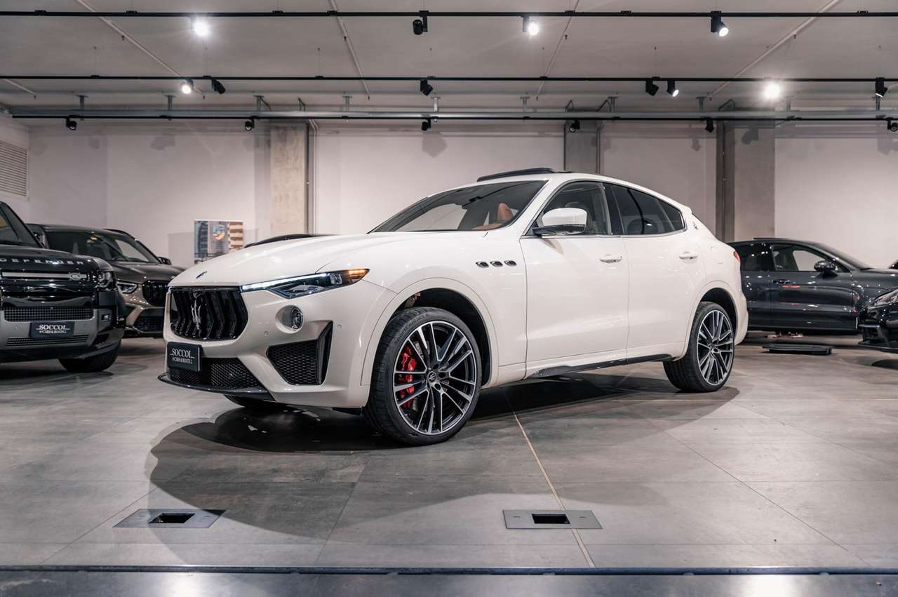 Maserati Levante 3.8 V8 Trofeo 580cv auto*FERRARI*IVA ESP.*
