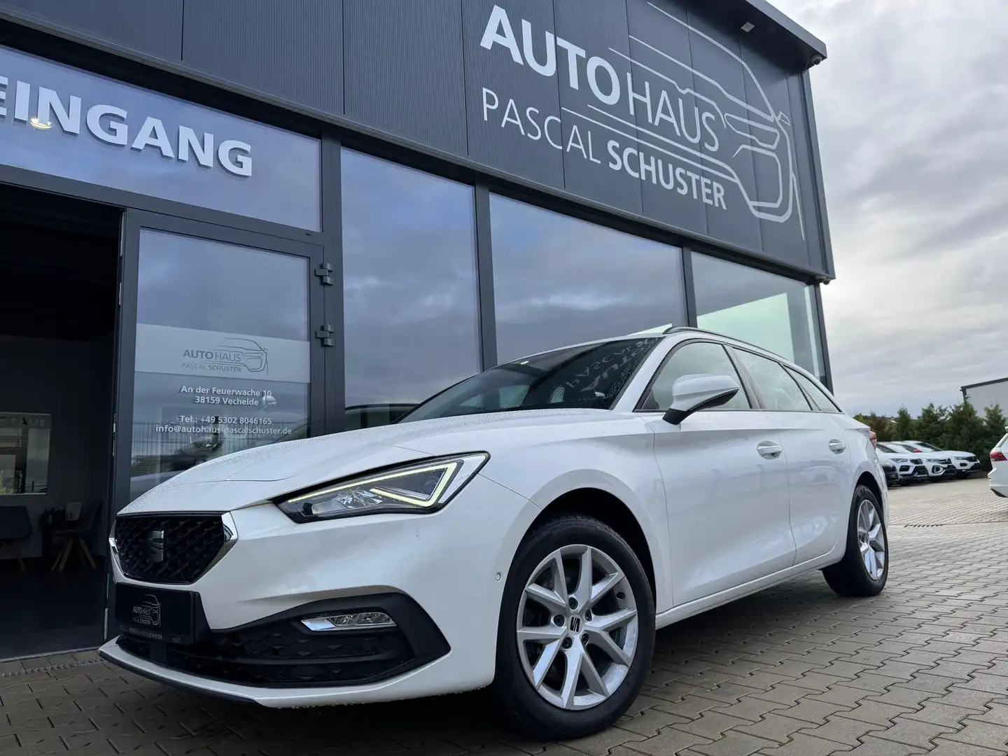 SEAT Leon Style 2.0 TDI/DSG/LED/AHK/KAMERA/VIRTUAL Weiß - 1