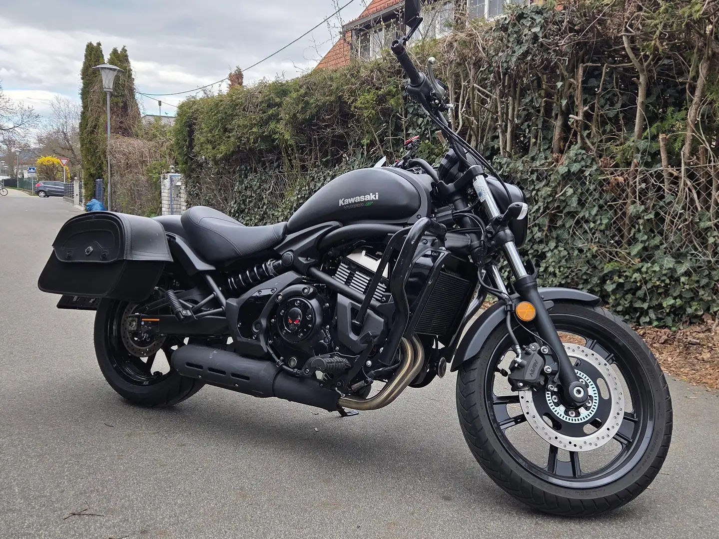 Kawasaki Vulcan S Schwarz - 1