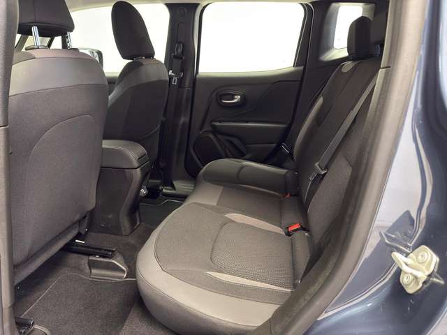 Jeep Renegade — photo 16