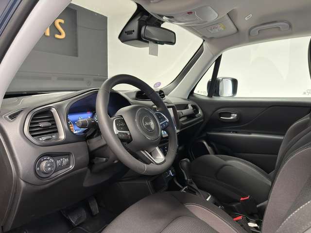 Jeep Renegade — photo 14