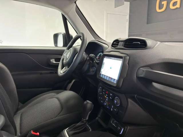 Jeep Renegade — photo 13