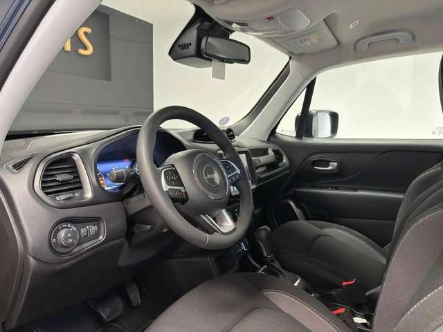 Jeep Renegade — photo 14