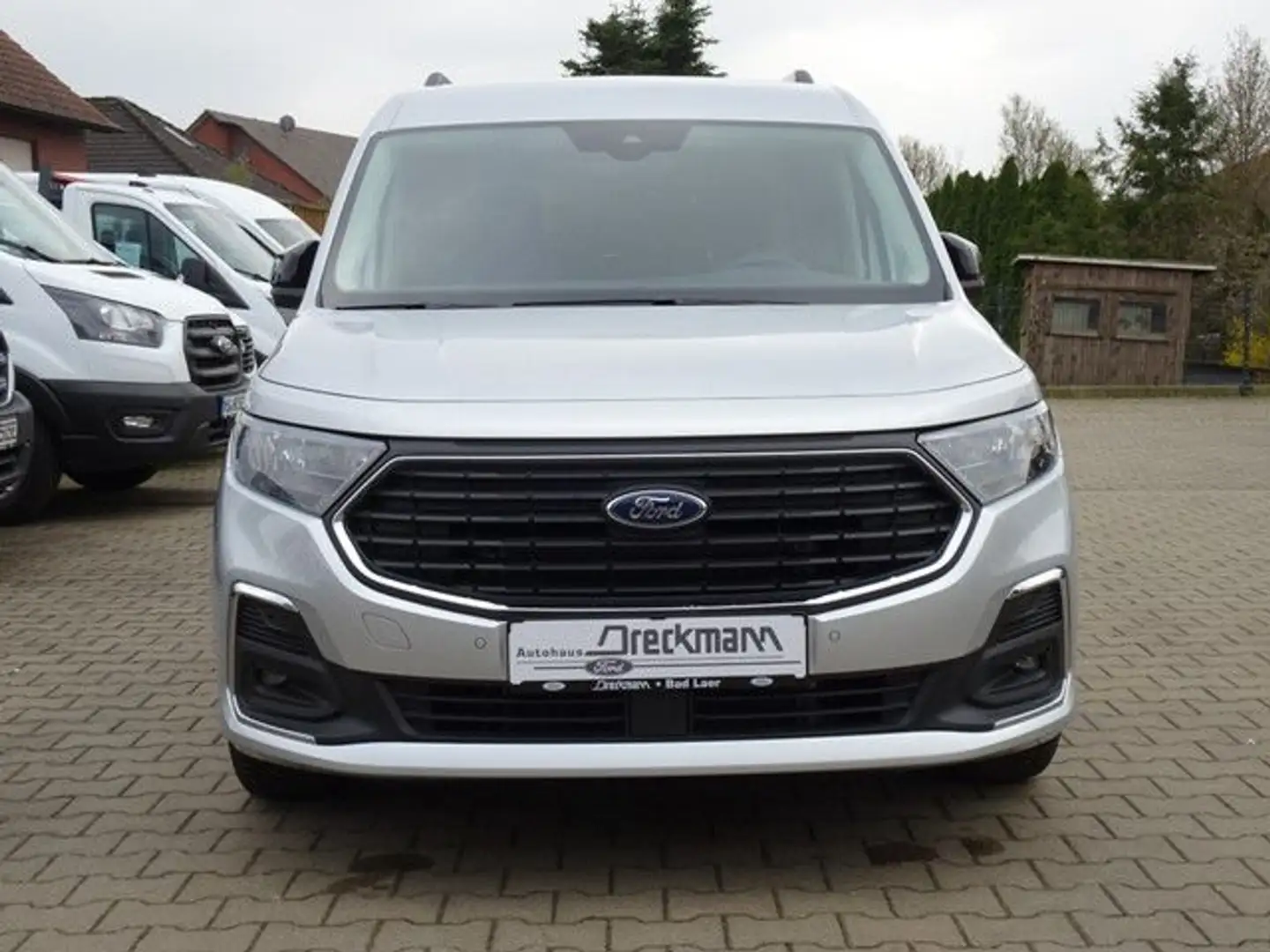 Ford Grand Tourneo Connect Titanium Plateado - 2
