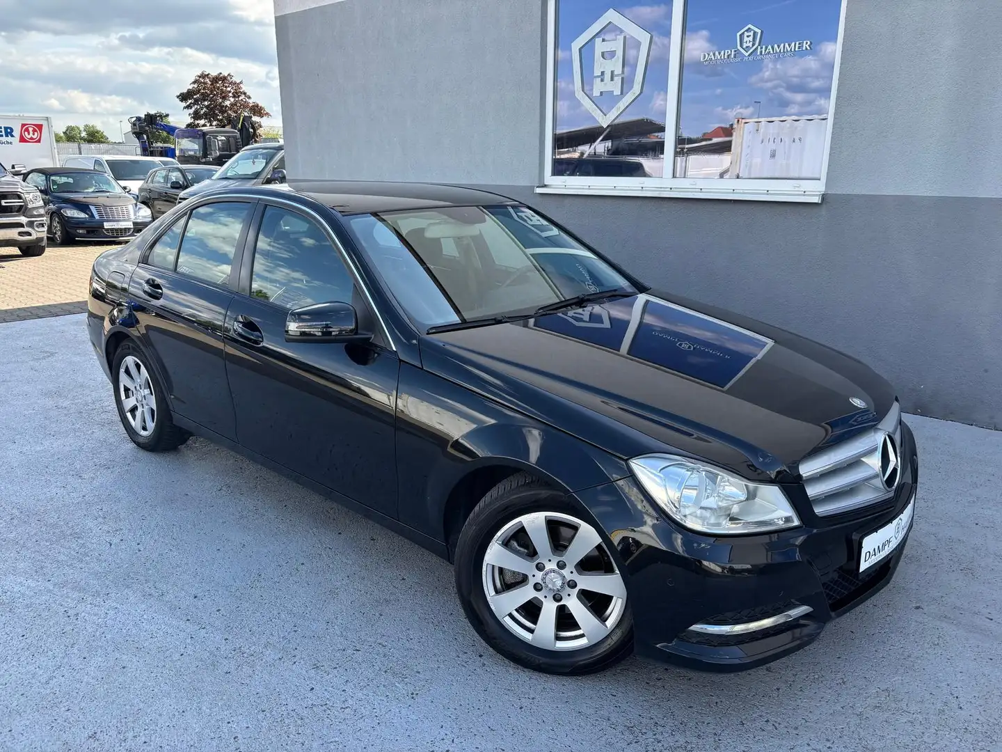 Mercedes-Benz C 180 Lim. Navi PDC Unfallfrei Sauberes Fahrzeug Zwart - 1