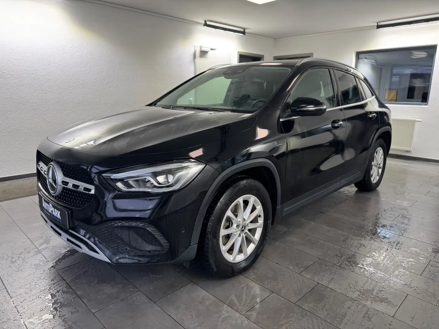 Mercedes-Benz GLA 250 e Style*Pano*DAB*Kamera*Business*FLA Negru - 2