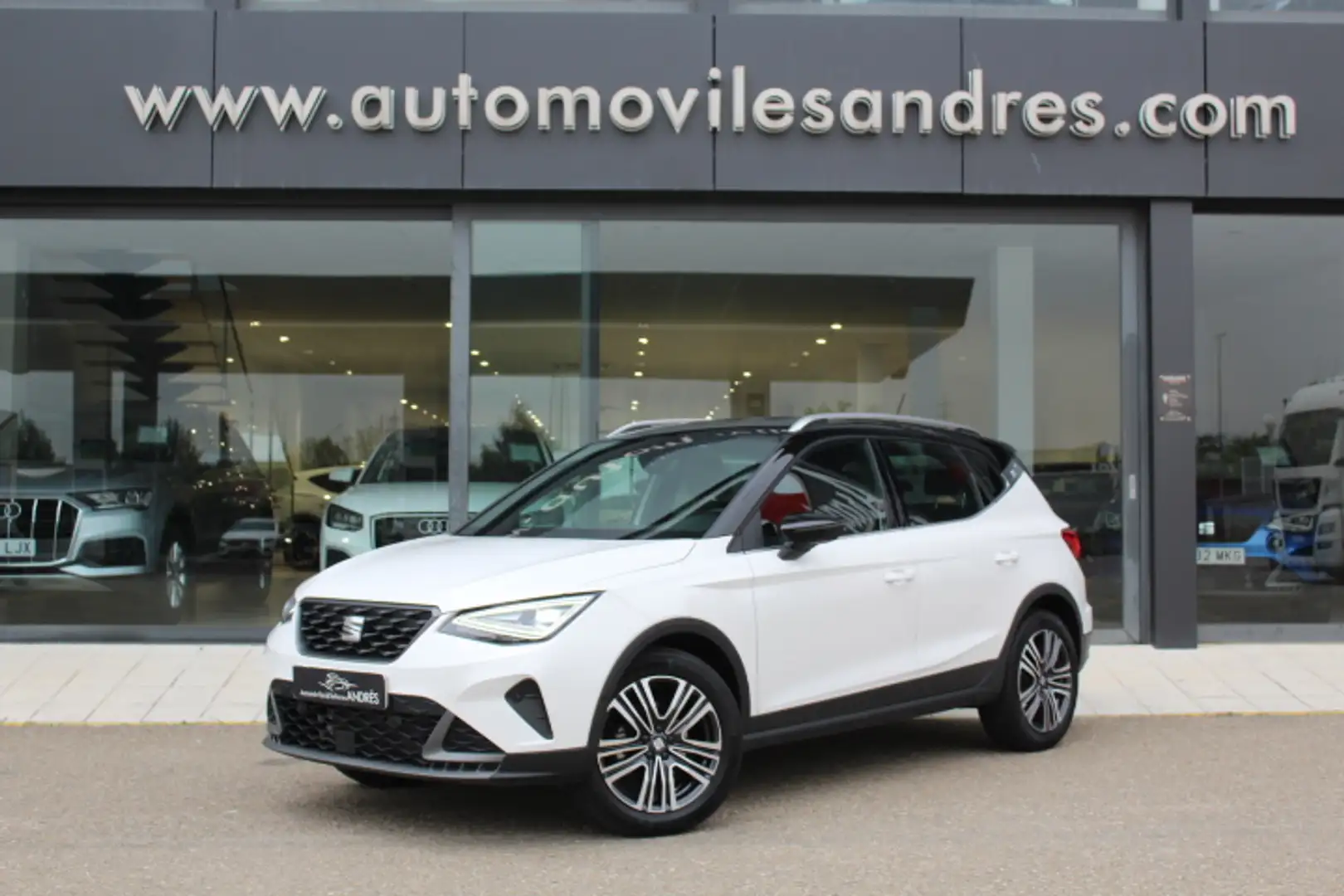 SEAT Arona 1.0 TSI S&S FR XM 110 Blanco - 1