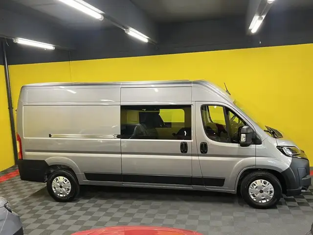 Peugeot Boxer view 2