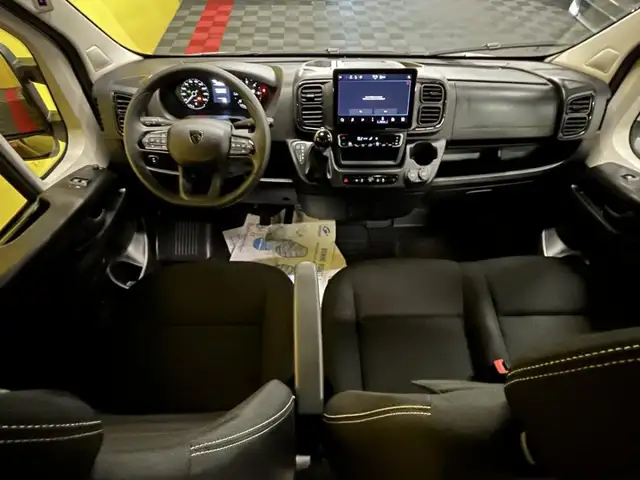 Peugeot Boxer view 10