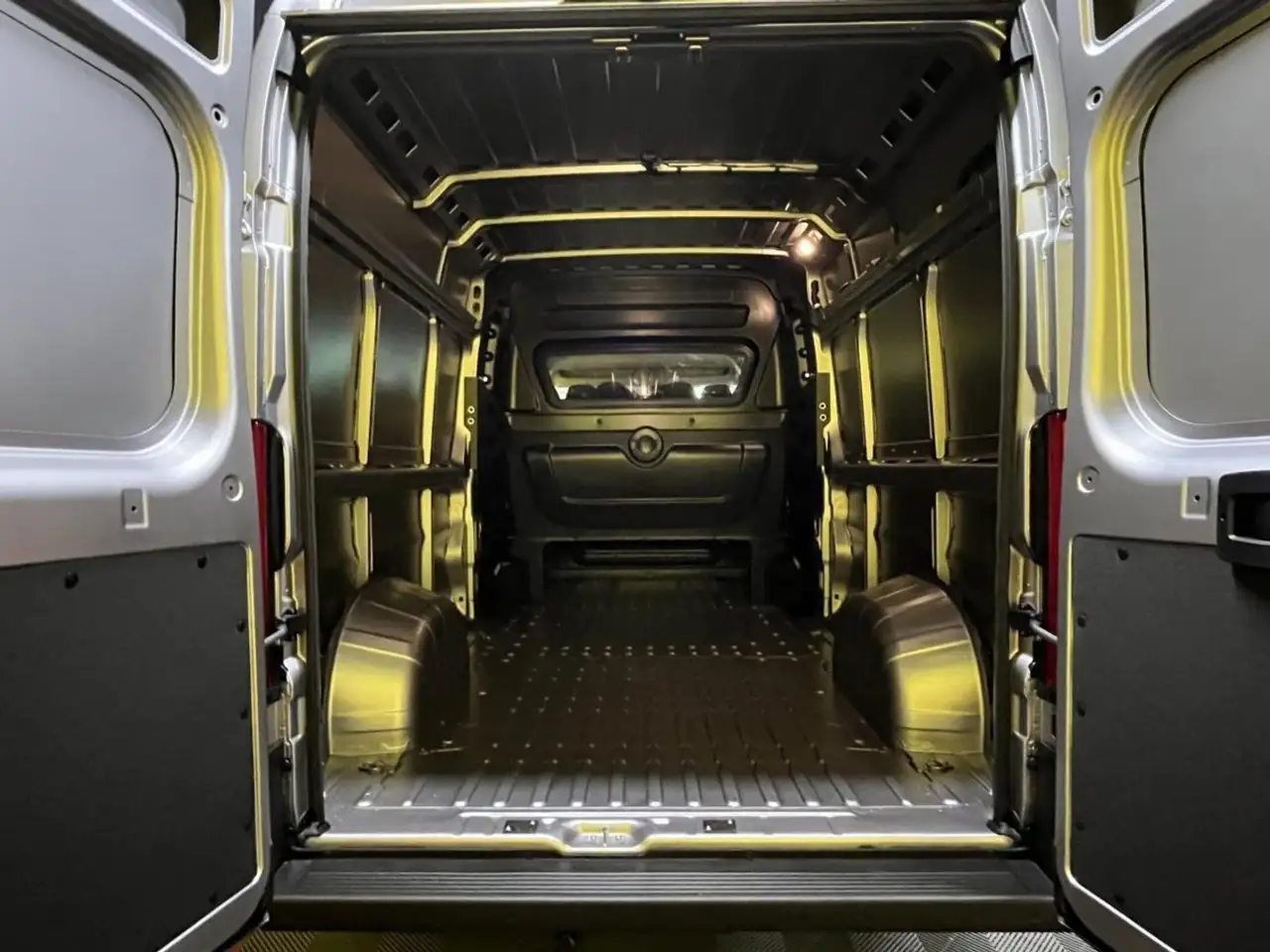 Peugeot Boxer 2026 — фото 12