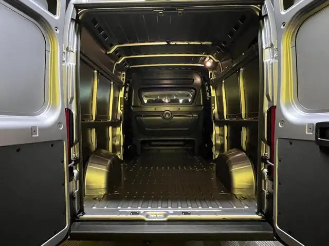 Peugeot Boxer view 12
