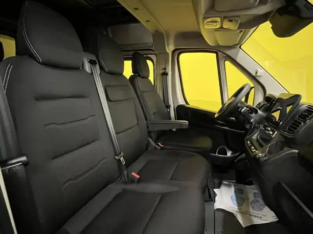 Peugeot Boxer view 6