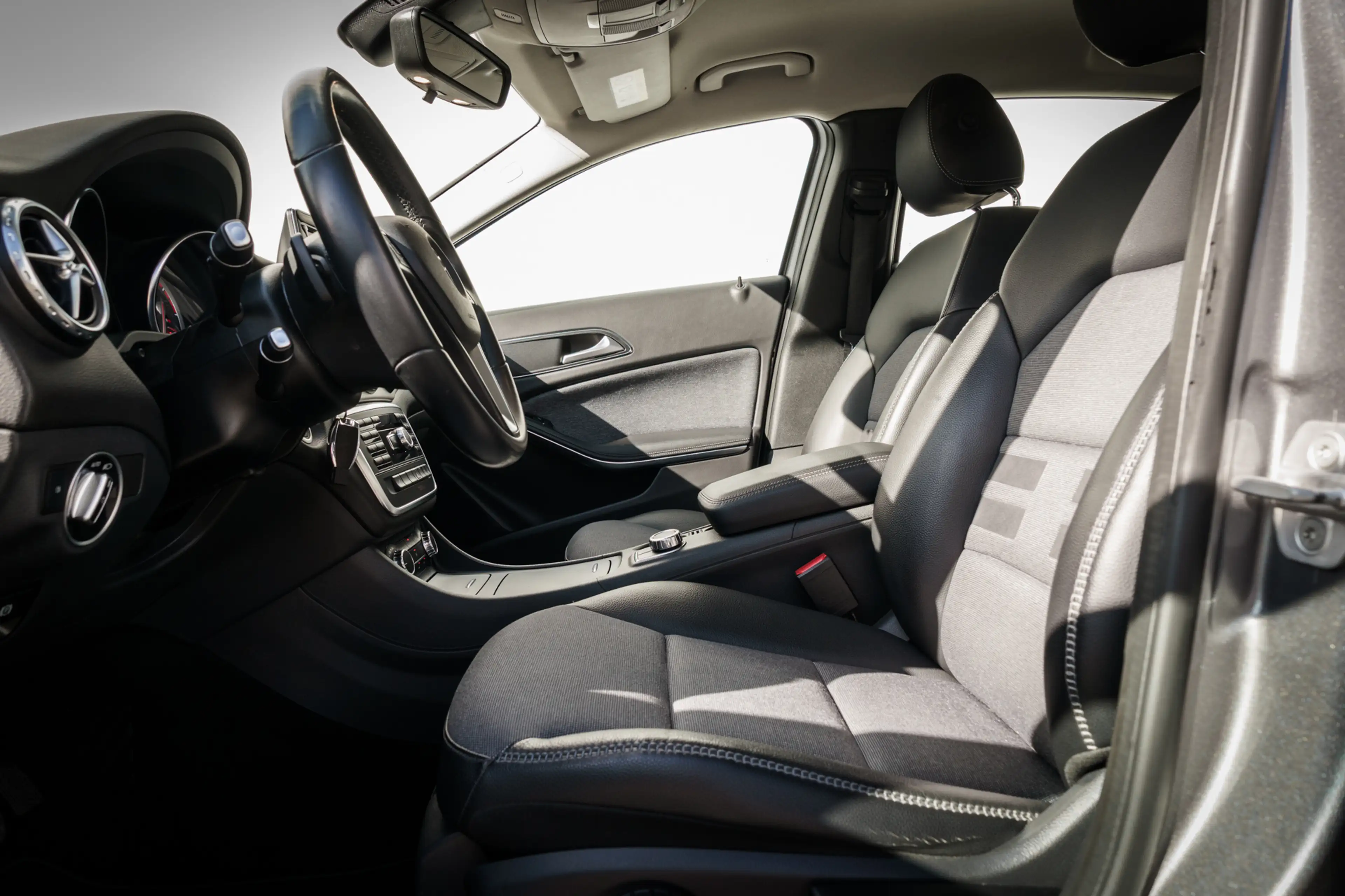 Mercedes-Benz GLA 200 Ambition Automaat | Trekhaak | Stoelverwarming | N — photo 16