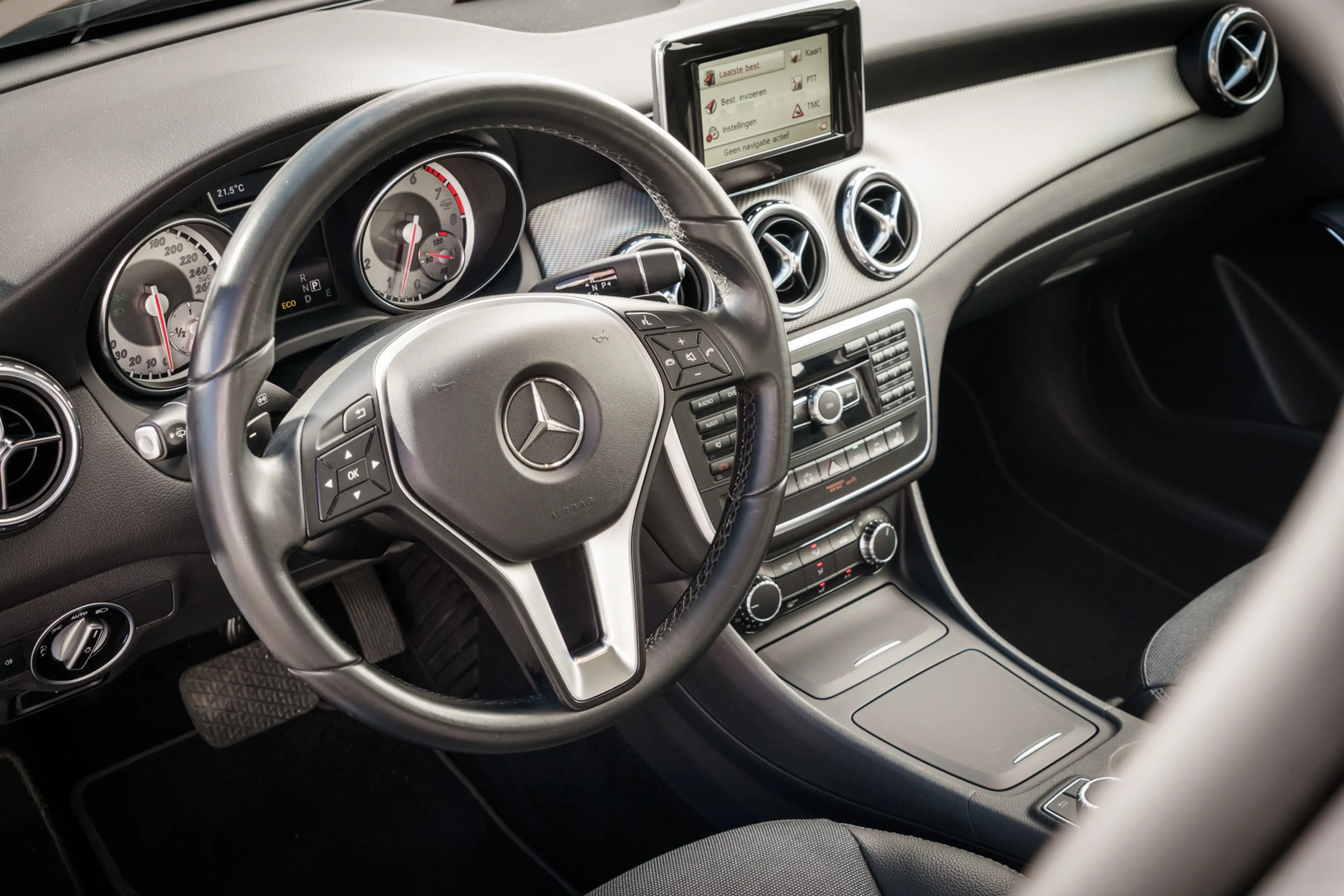 Mercedes-Benz GLA 200 Ambition Automaat | Trekhaak | Stoelverwarming | N — photo 25
