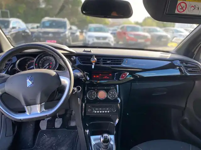 DS Automobiles DS 3 view 7