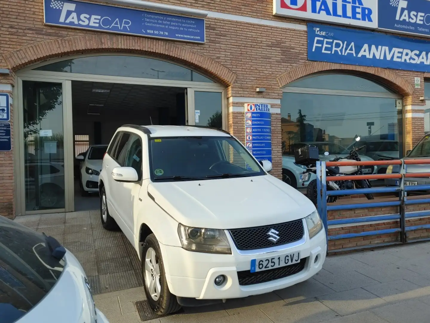 Suzuki Grand Vitara 1.9DDiS JLX-ES Blanco - 2
