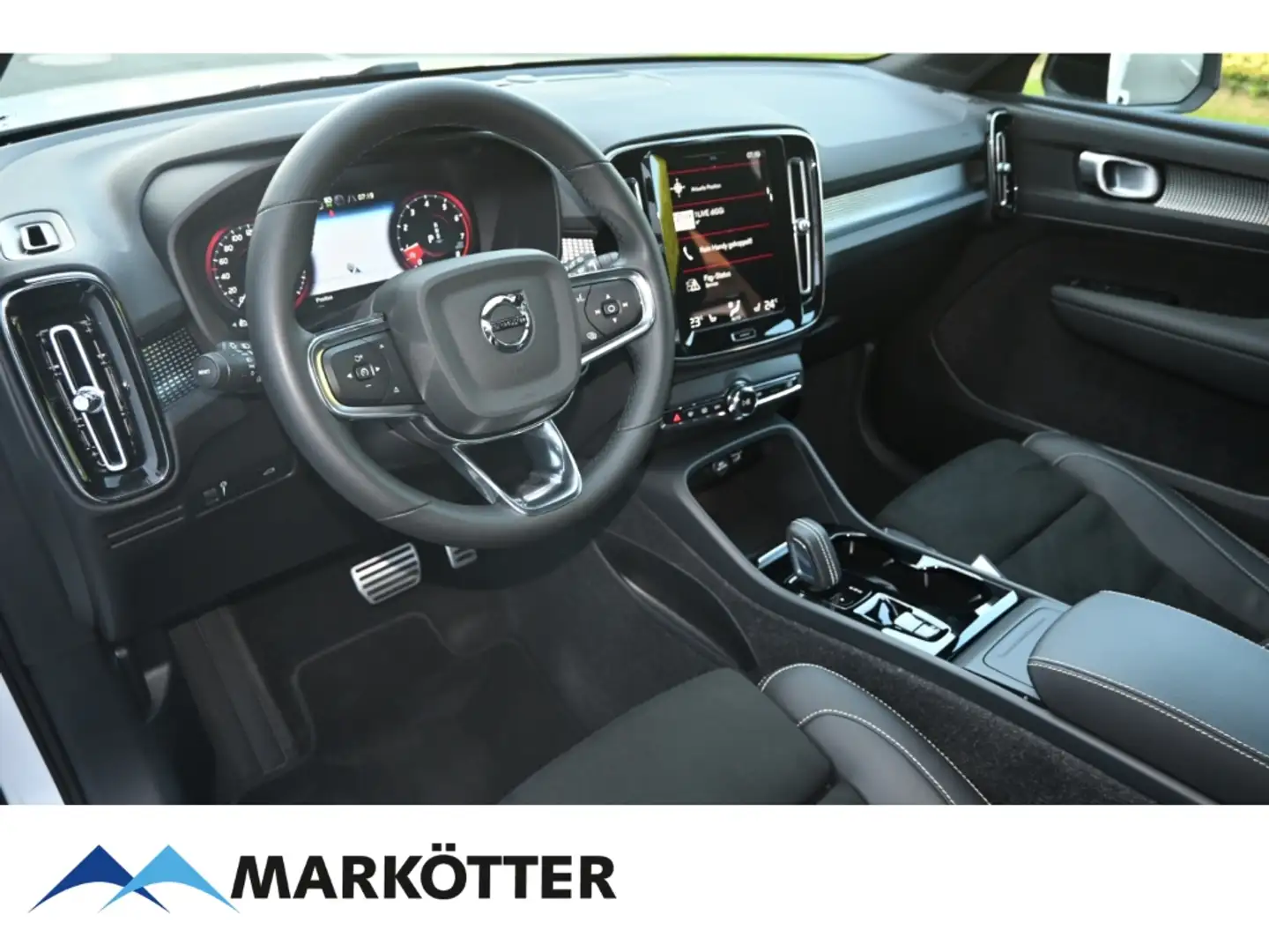 Volvo XC40 T3 R-Design 19''/ACC/AHK/LED/Keyless Blanc - 2