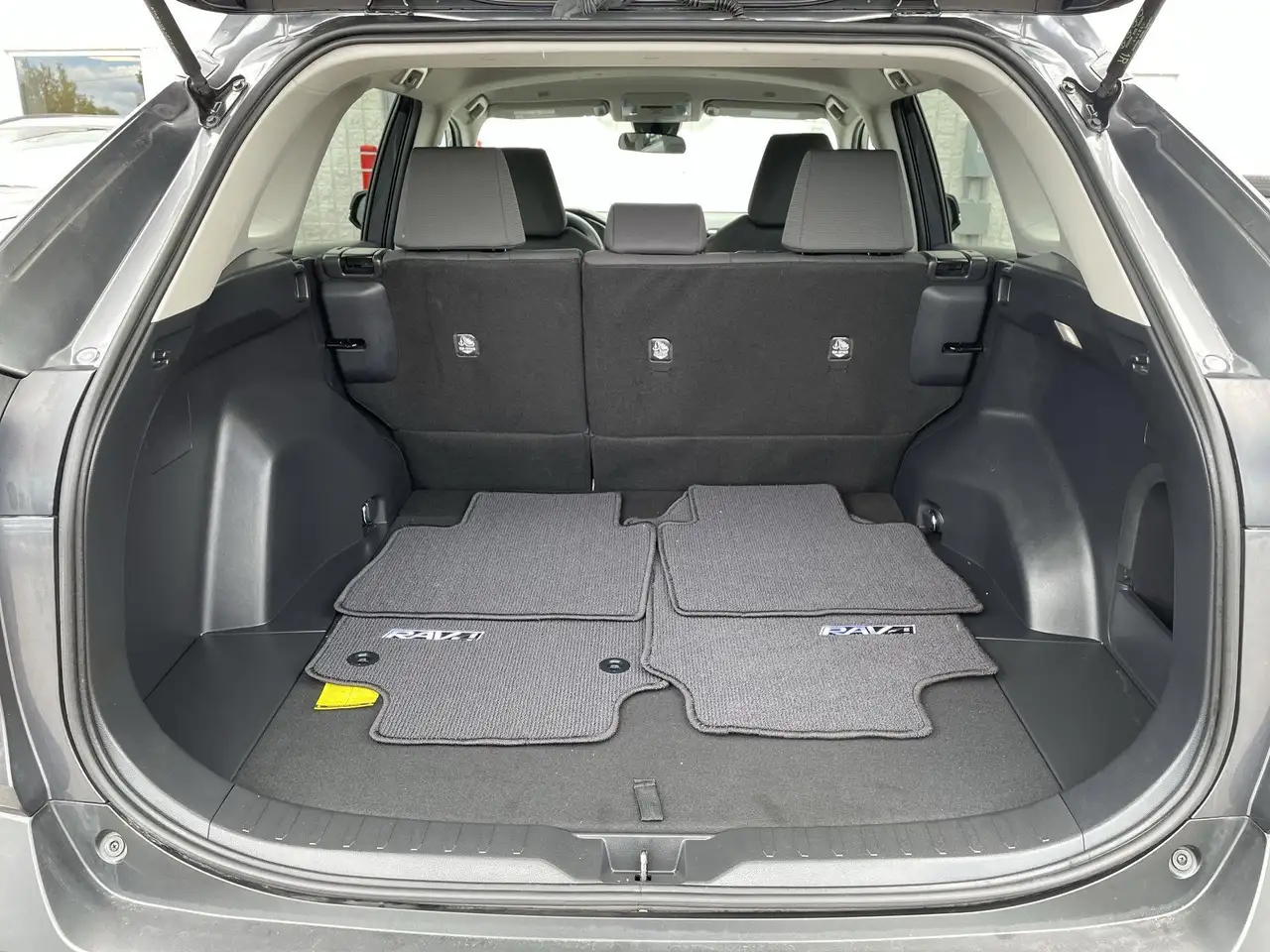 Toyota RAV 4 photo Toyota RAV 4