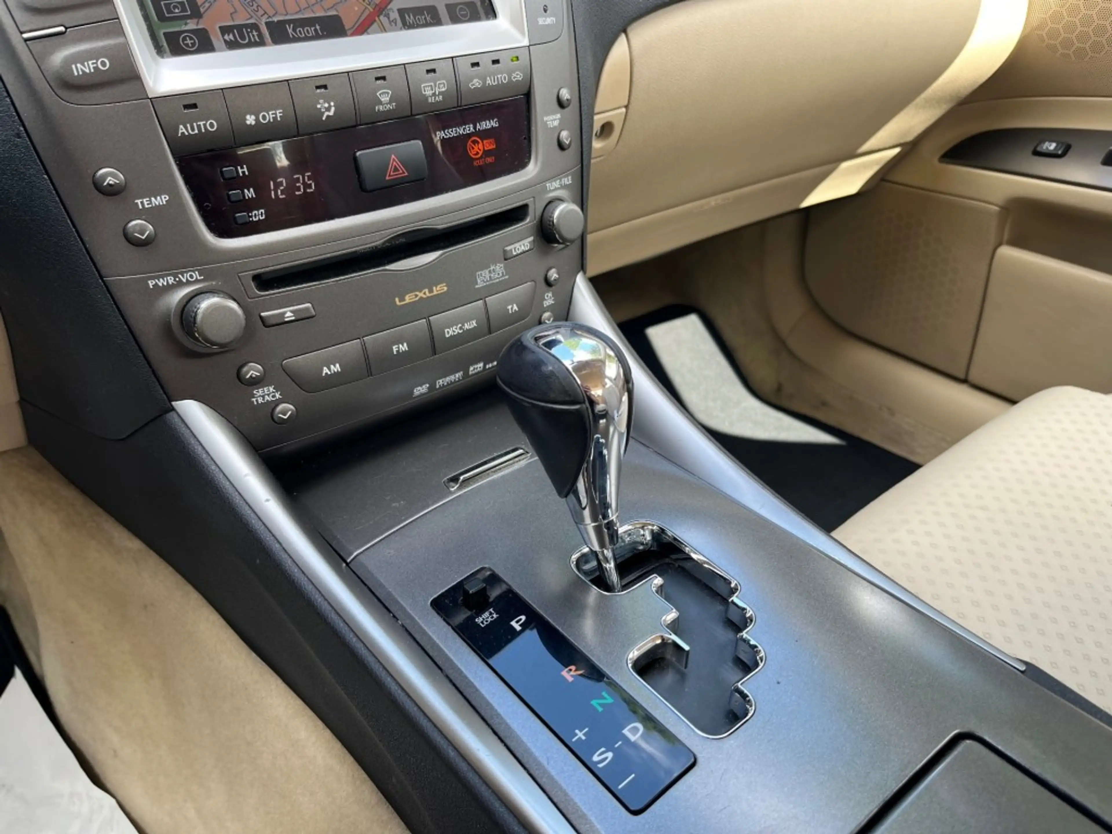 Lexus 250 BUSINESS AUTOMAAT / AIRCO-ECC / NAVI / TREKHAA — photo 11