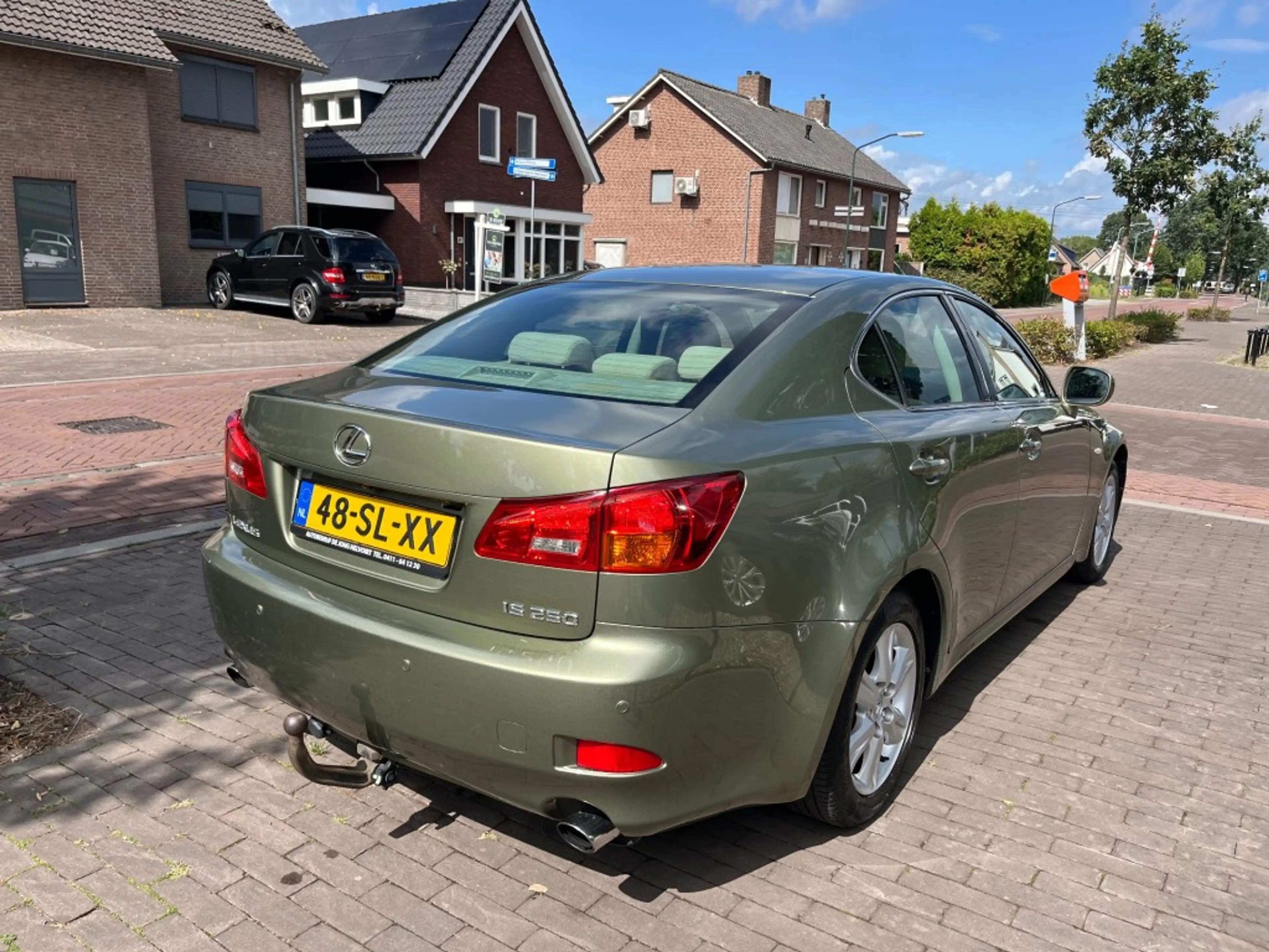 Lexus 250 BUSINESS AUTOMAAT / AIRCO-ECC / NAVI / TREKHAA — photo 6