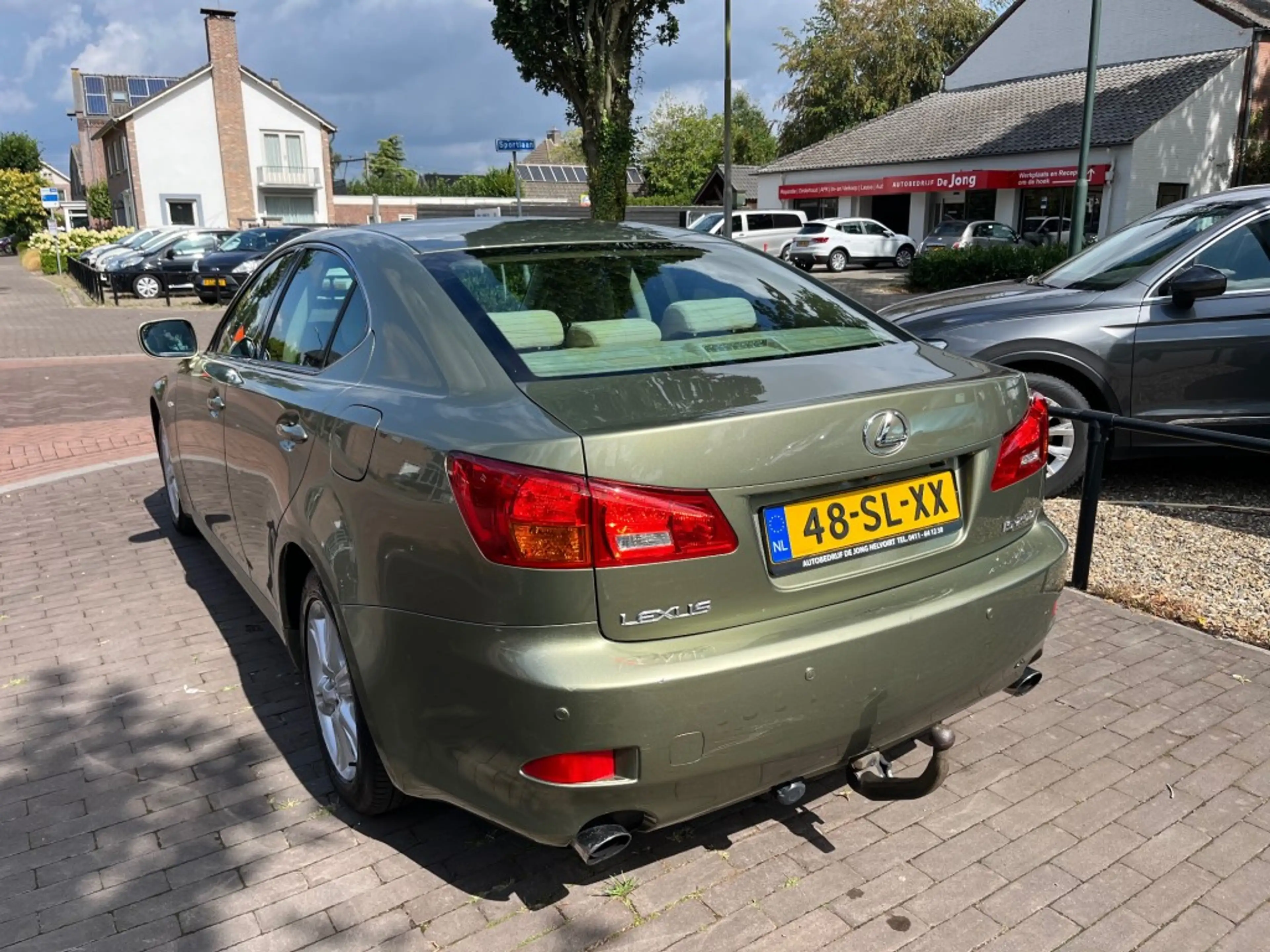 Lexus 250 BUSINESS AUTOMAAT / AIRCO-ECC / NAVI / TREKHAA — photo 4