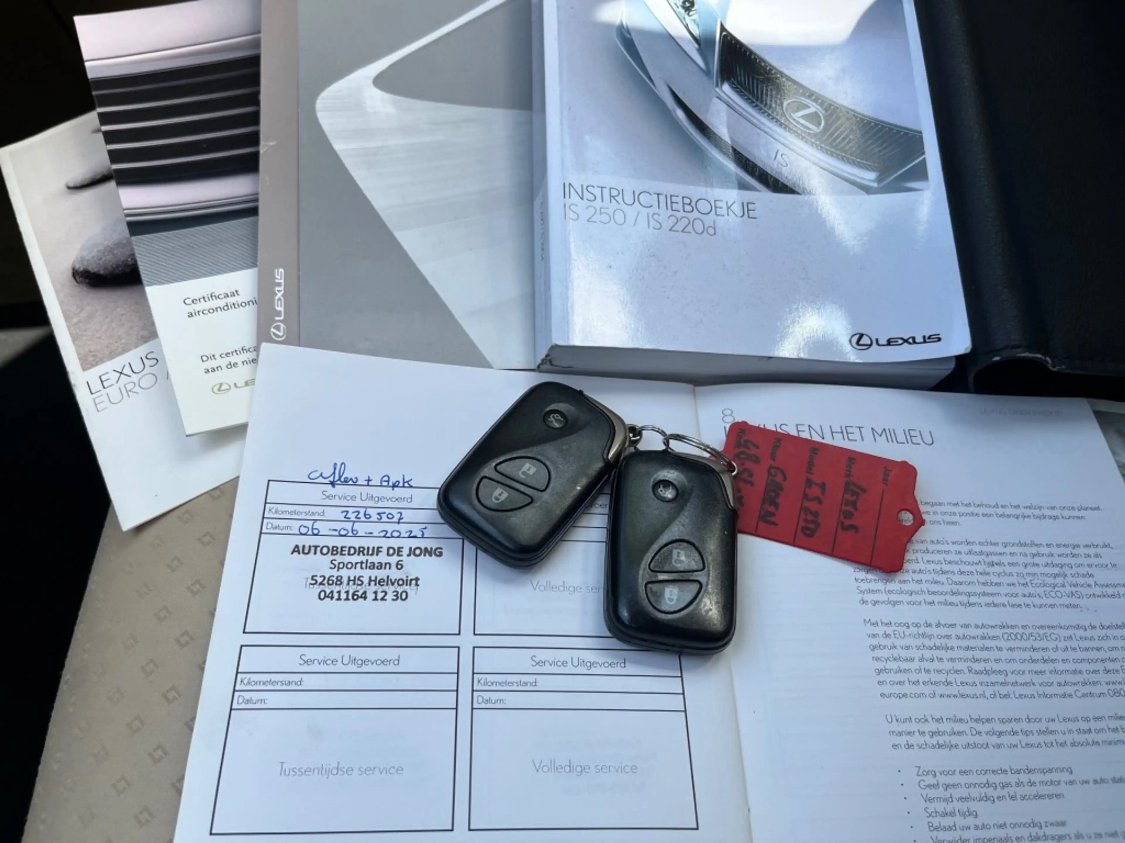 Lexus 250 BUSINESS AUTOMAAT / AIRCO-ECC / NAVI / TREKHAA — photo 14