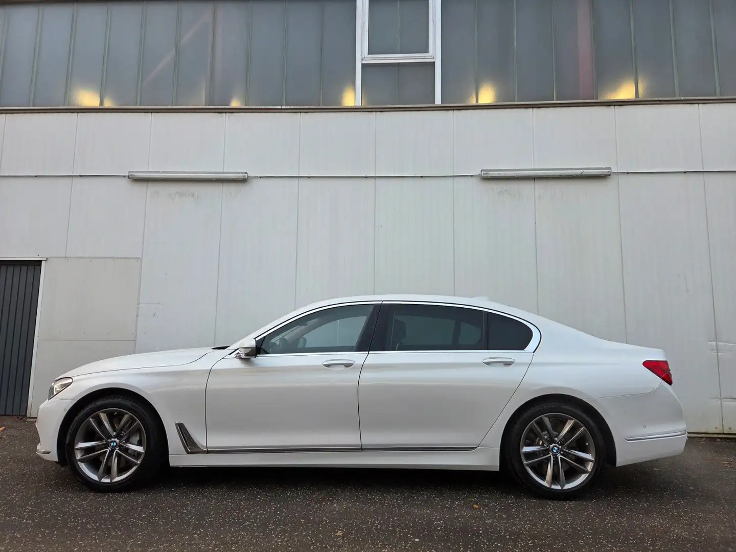 BMW 750 L i xDrive Deutsches Fahrzeug/BMW Scheckheft Weiß - 1