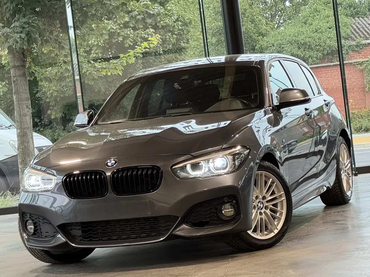 BMW 118 i/PACK M/FULLOPTIONS/FACELIFT/1PROP CARNET/EURO6B Gris - 1