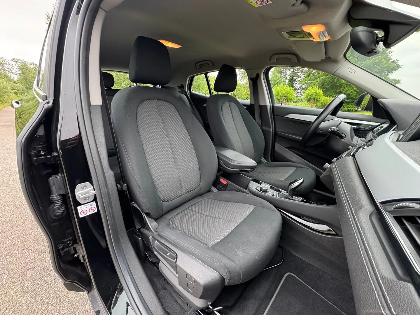 BMW X2 SDrive18i Executive / Automaat / Airco / Cruise Co Noir - 2