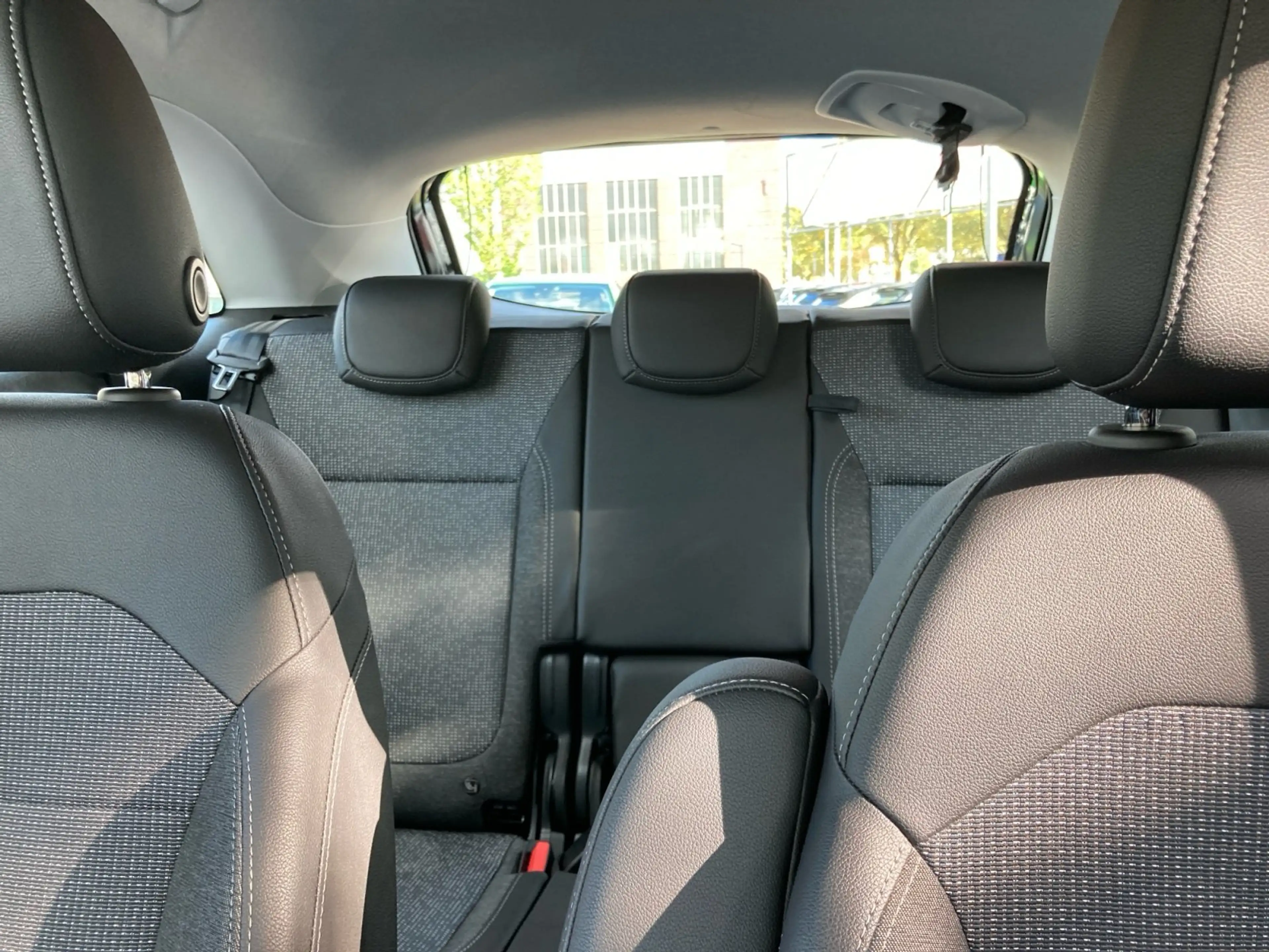 Opel Crossland 1.2 Elegance Navi+SHZ+2xKlima+Kam.+LM — photo 13
