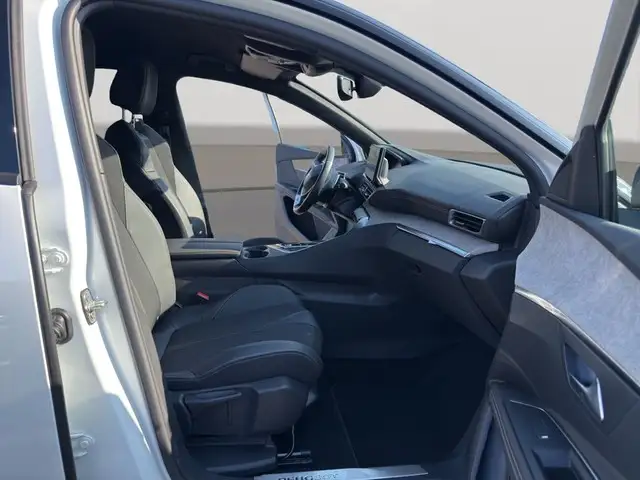 Peugeot 3008 view 9
