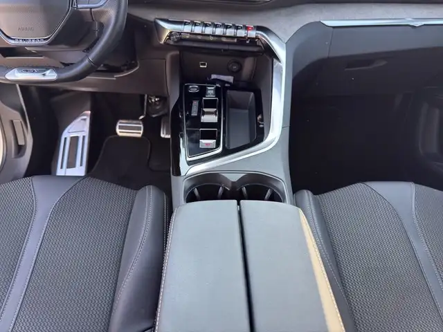 Peugeot 3008 view 11