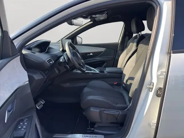 Peugeot 3008 view 8