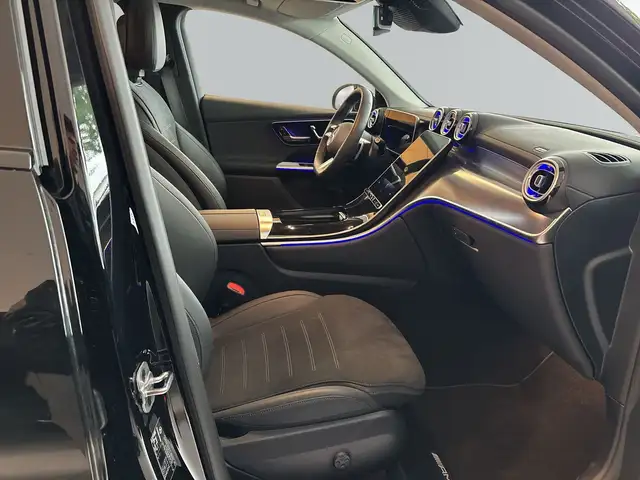 Mercedes-Benz GLC view 9