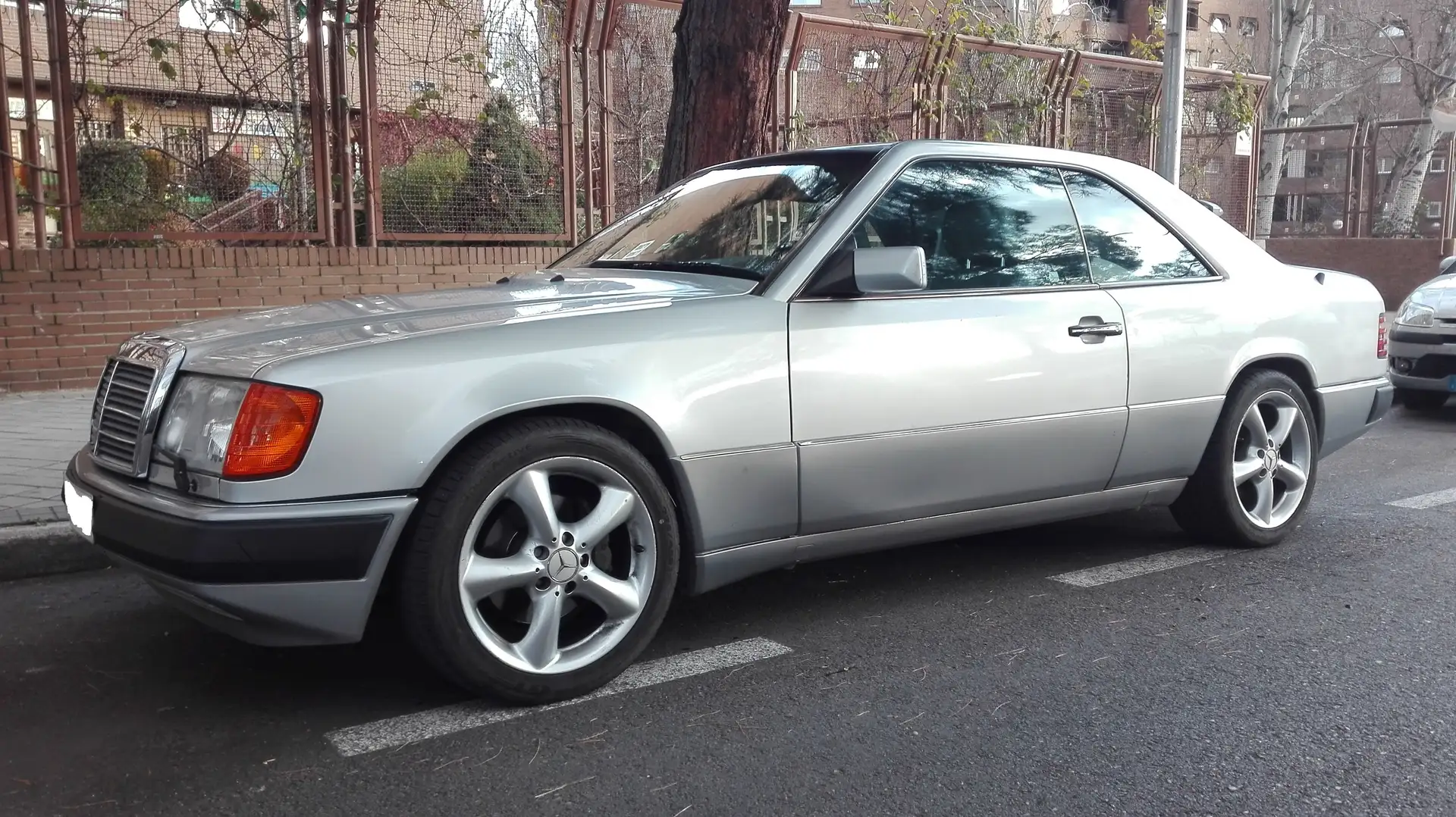 Mercedes-Benz CE 300 300CE-24 Plateado - 2