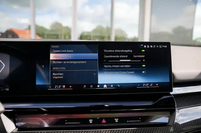 BMW 5 Series view 22