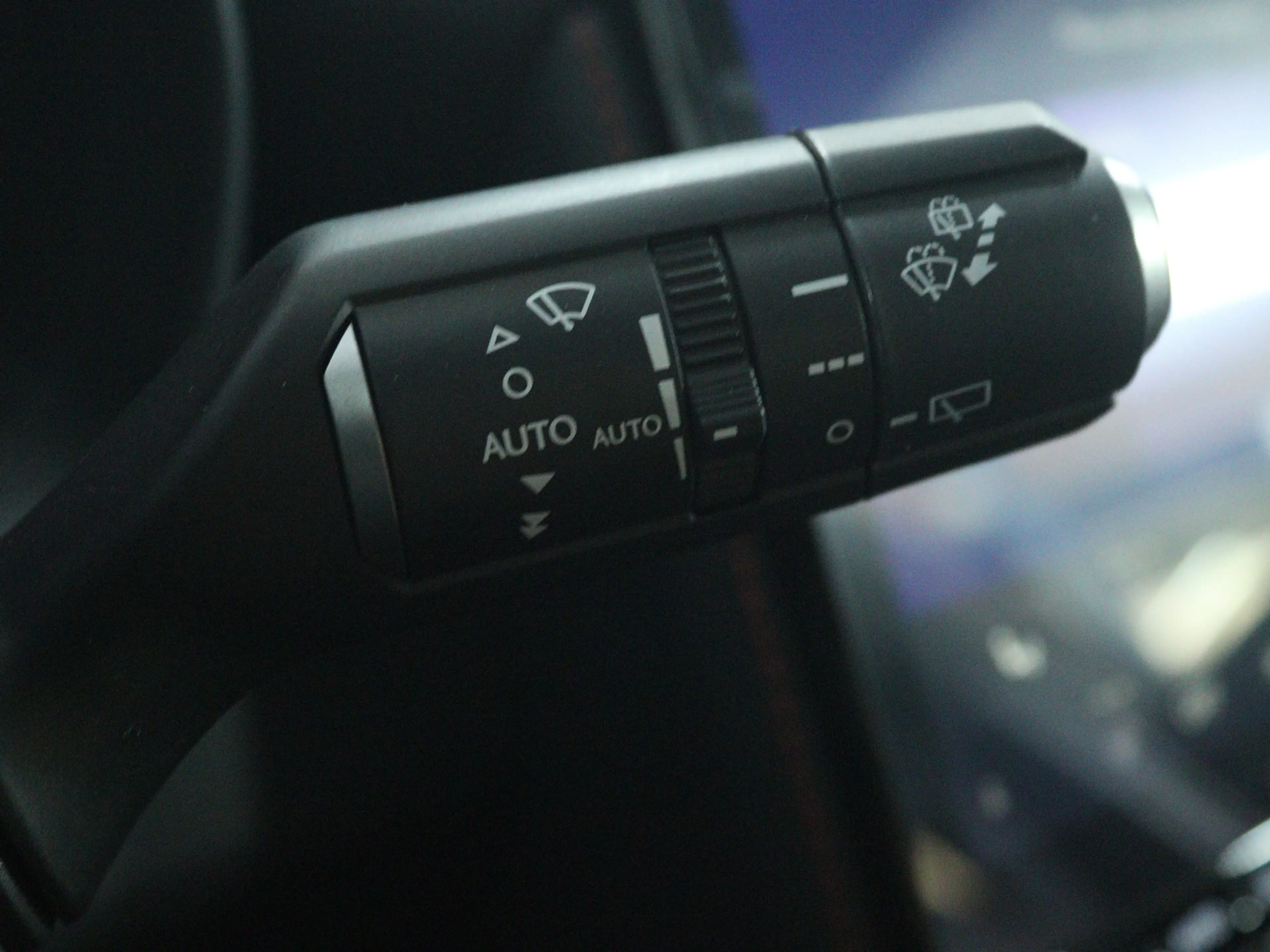 Lexus LBX Emotion 2WD — photo 13