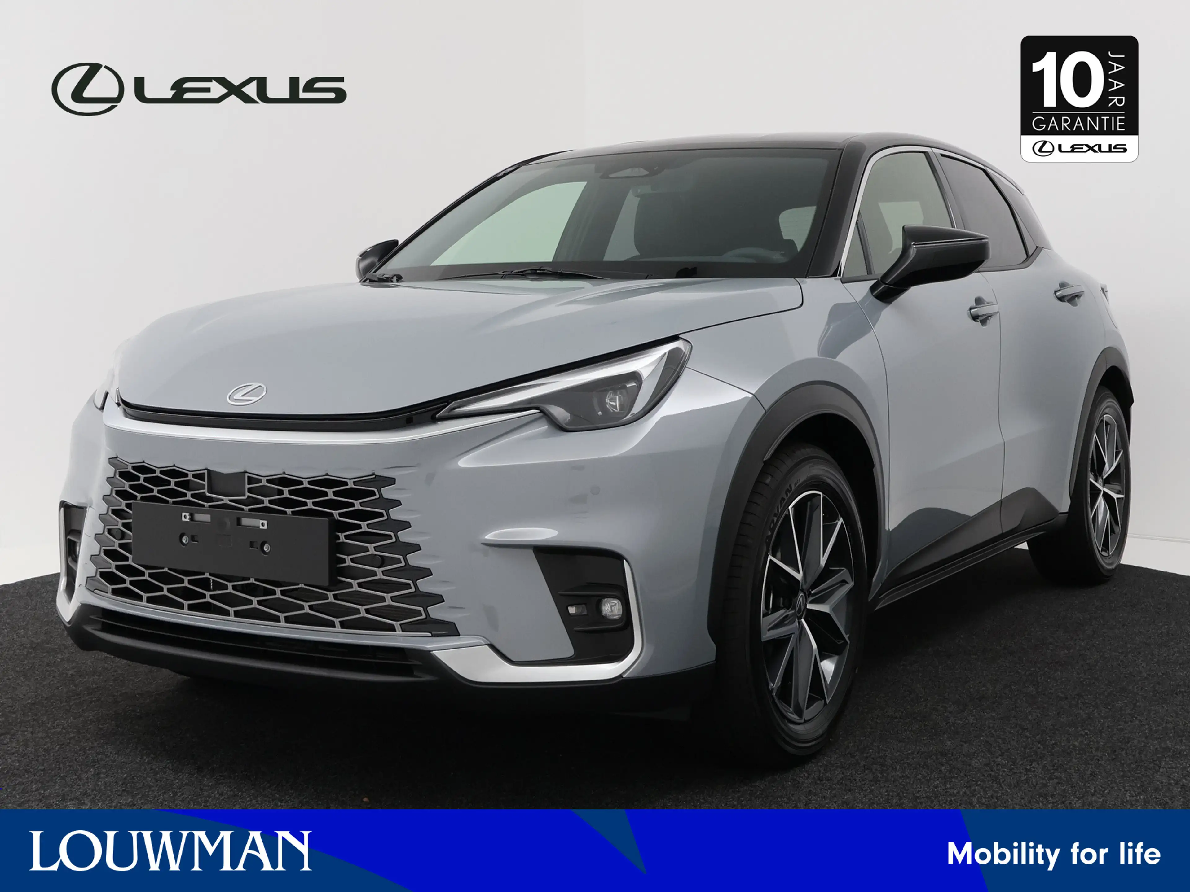 Lexus LBX Emotion 2WD